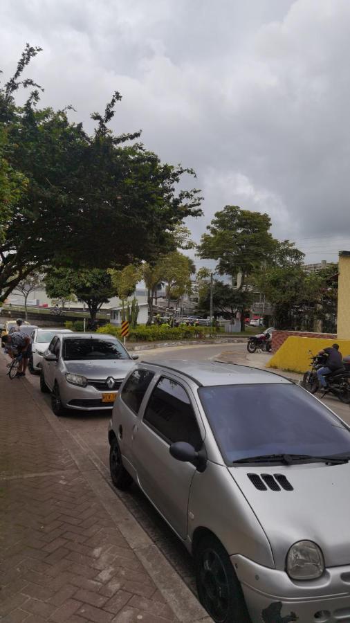 Edificio Niza80 Ibague, Acceso Digital Cerca Parque Deportivo Hotell Exteriör bild